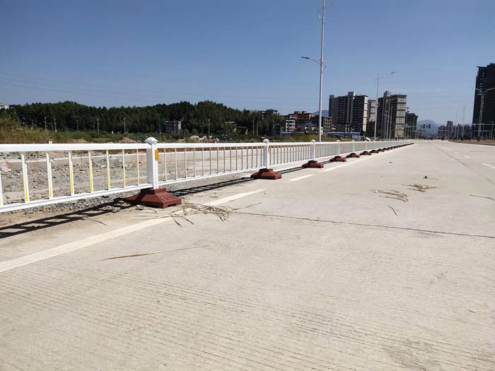 浦陽道路護(hù)欄安裝